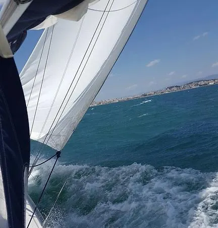 Sail&b Πλωτό κατάλυμα *