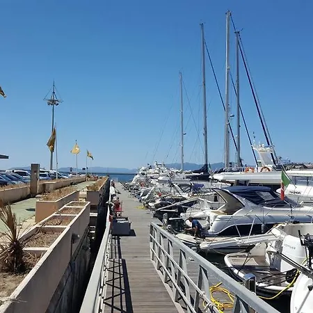 Sail&b Πλωτό κατάλυμα Κάλιαρι