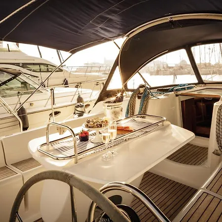 Botel Sail&b Cagliari